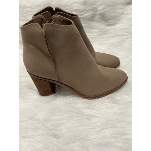 Mia Patton Suede Leather Booties with Block Heel 3 1/2" Sz 8 NWT - Picture 3 of 7